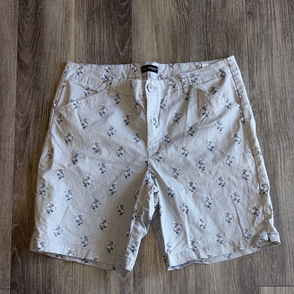 Lee Floral Mid Rise Shorts